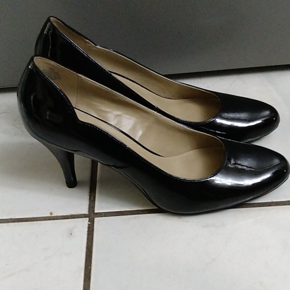 Black heels - Picture 4 of 4